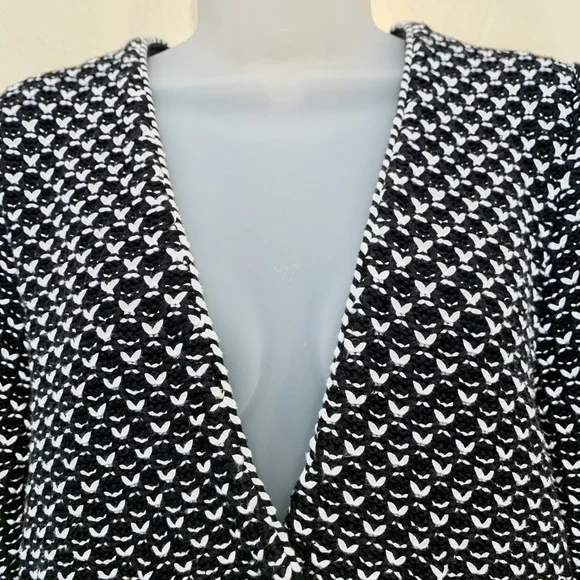 WHBM Crochet Chunky Knit Button Pocket Cardigain - Picture 4 of 9